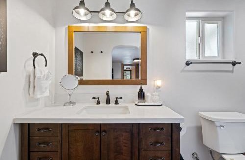Santa Fe House | Historic Adobe Retreat near the Plaza with Hot Tub