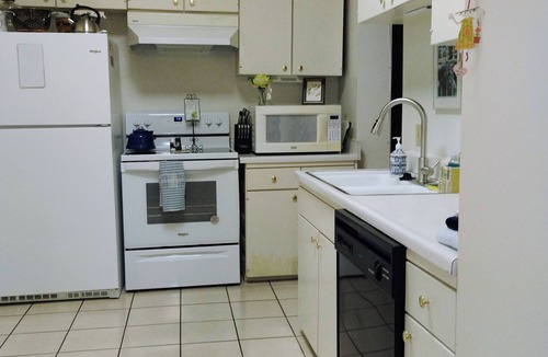 Brenham House | Historic Holle House, Beautiful private 2nd Floor Apt. with modern amenities.