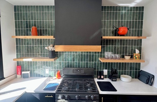 Highland Historic District House | Historic Luxe Modern 4/2 in Highland - Large Rooftop Balcony - Chefs Kitchen