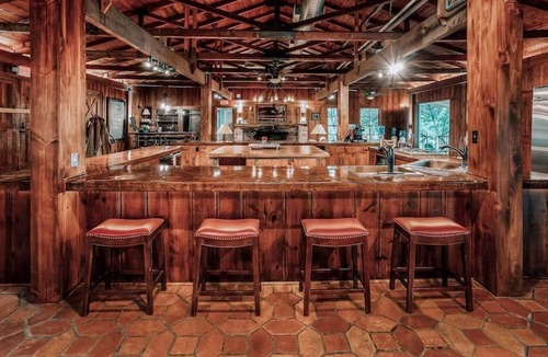 Mineral Wells Resort | Historic Ranch Lodge + 3 Private Suites Overlooking the Brazos River