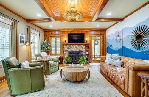 Weatherford House | Historic Weatherford Estate w/Backyard Oasis