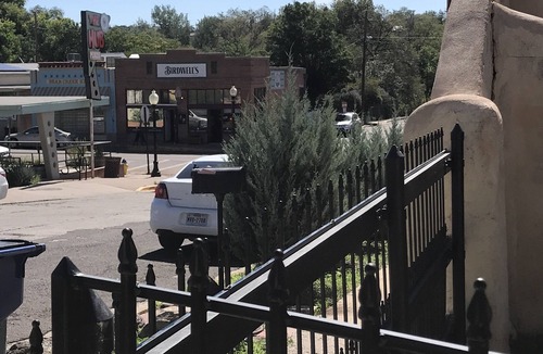 Tyrone Cottage | Historical cottage located in the heart of downtown (pet friendly)