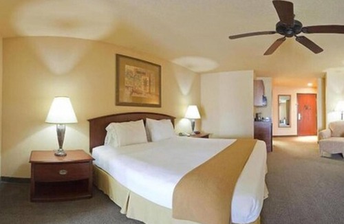 Kerrville Hotel | Holiday Inn Express Hotel & Suites Kerrville by IHG