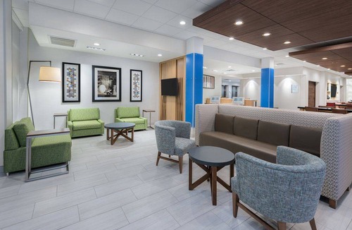 College Station Hotel | Holiday Inn Express & Suites - Bryan, an IHG Hotel