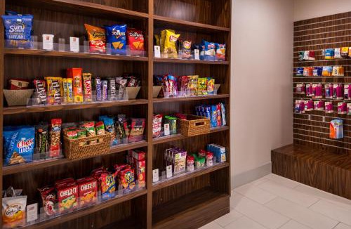 Alamogordo Hotel | Holiday Inn Express & Suites Alamogordo Highway 54/70 by IHG