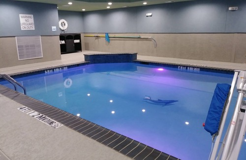 Lake Highlands Hotel | Holiday Inn Express & Suites Dallas Northeast - Arboretum by IHG