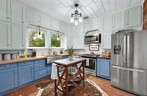 Liberty Hill House | “Hometown Hideaway” in the heart of Downtown Liberty Hill