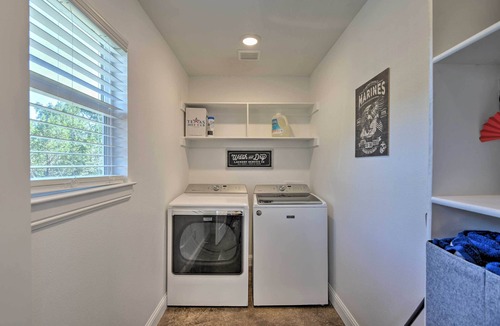 Granbury House | Hot Tub & Fire Pit! Cozy Granbury Escape Near Lake