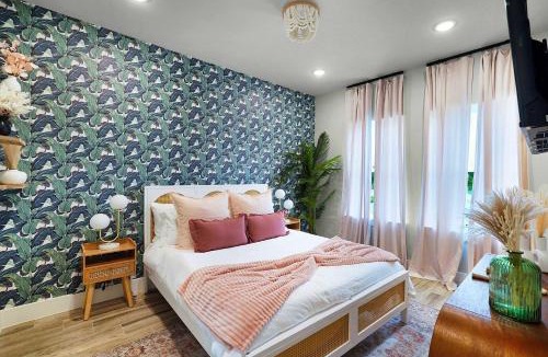 Greater Heights House | Houston Heights Boho Getaway Near Downtown