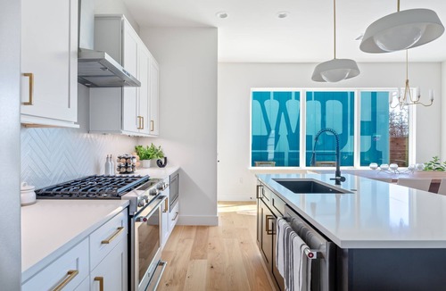 Chestnut House | Howdy House - Pool - Grill - Downtown Views - Walkable Coffee Shops