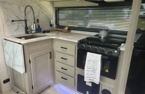 Coulter Sub Mcgee House | Howdy NEW RV & Resort, 10mi to TX A&M, comfy beds, lots amenities incl,sleeps 4!