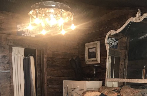 Round Top House | In the Heart of Round Top! Walk to Shops and Restaurants!