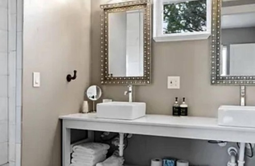 Dripping Springs Cottage | Incredible Cottage for a Family Retreat to Texas Hill Country near Dripping Springs, Texas