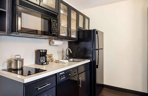 Far North Dallas Apartment | Indulge in Home-Like Comfort! Pet-Friendly, Near Museum of Biblical Art