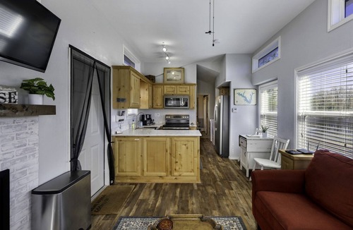 Emory Cabin | Intimate Chic Cabin Suitable for Four with Private Deck in Texas
