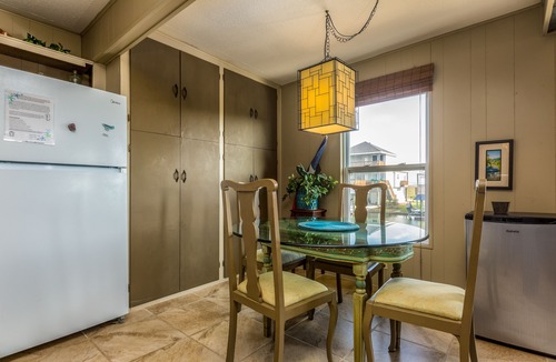 Jamaica Beach House | Jamaica Cove Camp great 3/2 Sleeps 6 Canal Home in Jamaica Beach