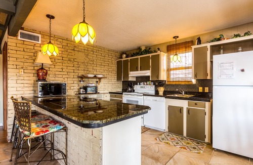 Jamaica Beach House | Jamaica Cove Camp great 3/2 Sleeps 6 Canal Home in Jamaica Beach