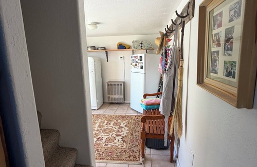 Cortez Cottage | Jill's place is Cozy 2 bedroom cottage on a quiet dead end road, near Cortez.