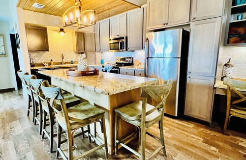 South Padre Island Condo | “JULY Specials"Amazing Beach Views with Fireworks on weekends!Close to hotspots