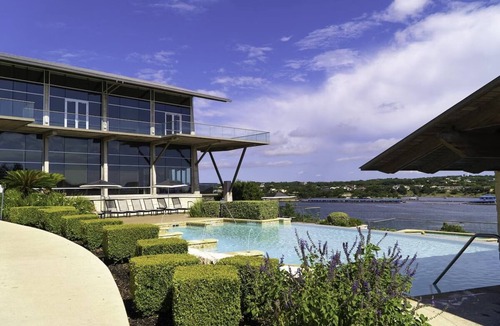 Lakeway Hotel | Junior Suite Lakeview at Lakeway Resort and Spa, Outdoor Pool!