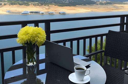 Lakeway Hotel | Junior Suite Lakeview with Balcony at Lakeway Resort & Spa