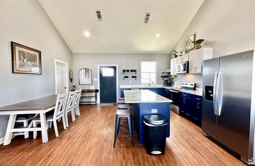 Zwolle House | K&K Getaway! Brand New on the Bend! Tournament Fisherman's Dream!