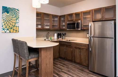Pecos Condo | King Suite. Free Breakfast. Pool. Gym. Great for Business Travelers!