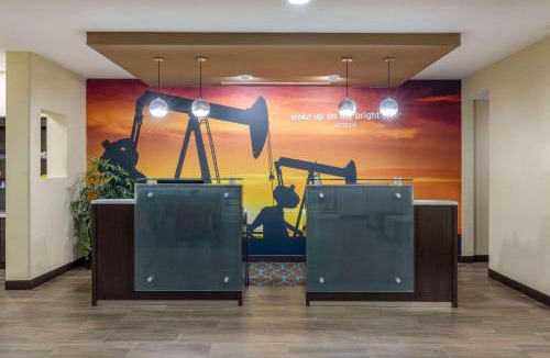 Artesia Hotel | La Quinta by Wyndham Artesia