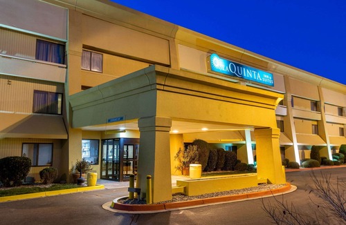 Northeast Heights Hotel | La Quinta Inn & Suites by Wyndham Albuquerque Journal Ctr NW