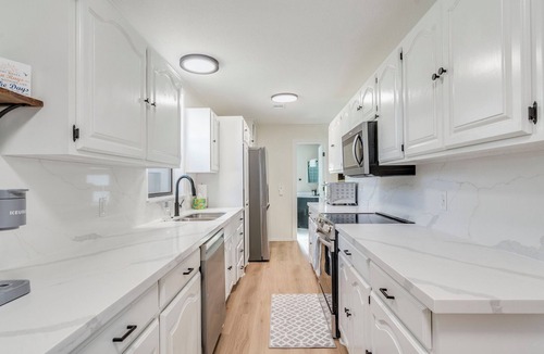 Granite Shoals House | Lake LBJ Waterfront Getaway Newly Remodeled Boat Slip Kayaks & Paddleboards