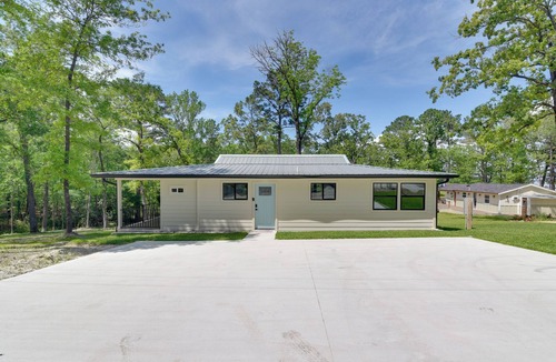 Pointblank House | Lake Livingston Retreat w/Dock & Waterfront View!