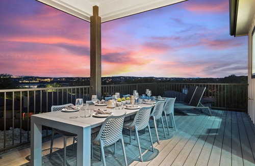 Waterford On Lake Travis House | Lake Retreat w Private Hot Tub, Lake Views, Boat Parking & Walk to Pickleball!