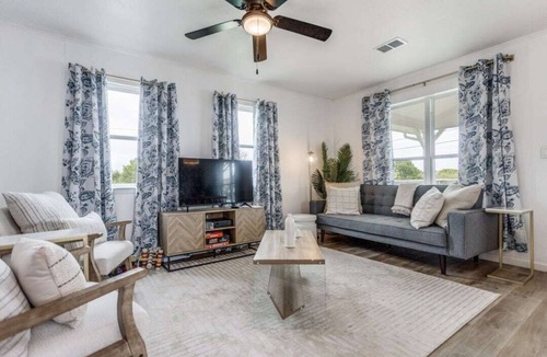 Princeton House | Lake Side House close to Outdoor Fun, Fishing