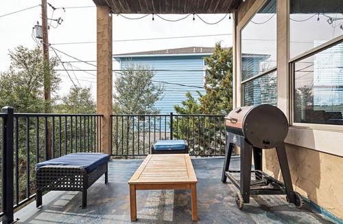 Travis Landing House | Lake Travis Luxury Home - Theater, Hot Tub, Game Room - Sleeps 16