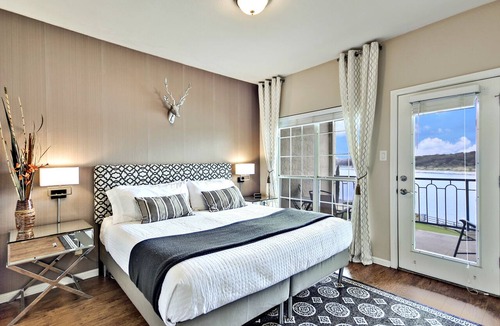 Highland Lake Estates Condo | Lake View - Gorgeous Lake Travis Island Condo!