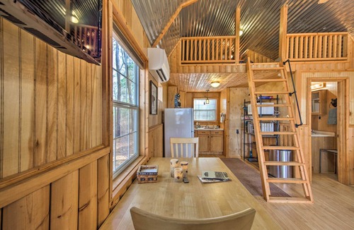 Winnsboro Cabin | Lakefront Cabin w/2 Lofts, Boats on 4 Acres