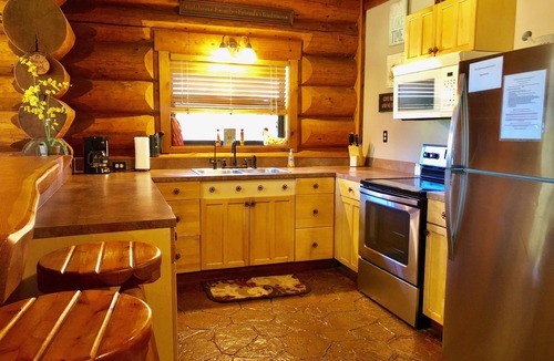 Marble Falls Cabin | Lakefront Cabin w/Loft Sleeps 12 Amenities