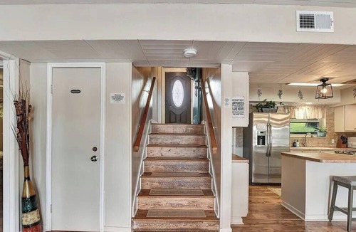 Hilltop Lakes House | LAKEFRONT HOME WITH AMAZING VIEWS ONLY 1 HOUR FROM BRYAN/COLLEGE STATION & WACO.