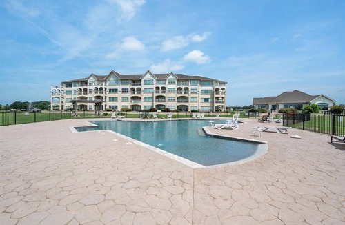 Eureka Condo | Lakefront Paradise with Stunning Views!