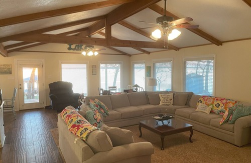 Leon County House | Lakefront Property with Boat Dock close to public boat ramp! Beautiful sunsets!