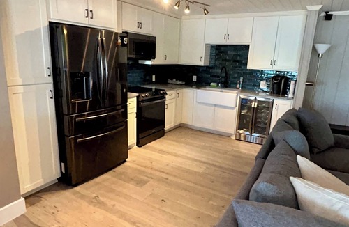 Pecan Acres House | Lakefront Retreat Hot Tub +Private Dock - Sleeps 12 - Eagle Mountain Lake