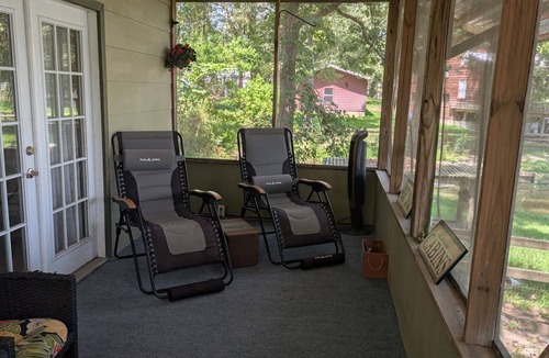 Oakhurst House | Lakefront Retreat w/Pool Patio Sleeps 7–8 Fishing & Hunting Retreat