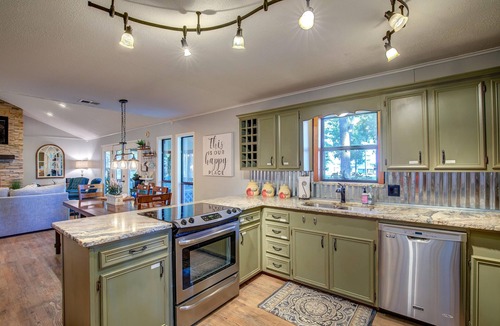 Bullard House | Lakefront updated home on Lake Palestine near Tyler TX