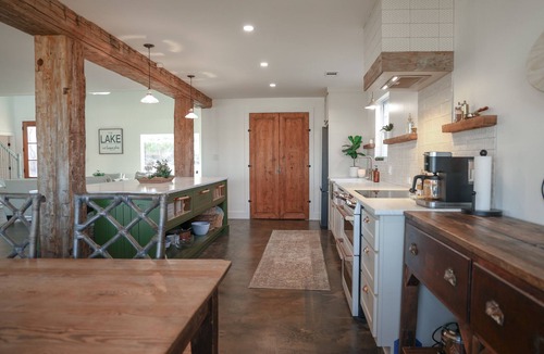 Azle House | Lakehouse on Eagle Mountain - Family Fun or Pickleball Getaway! Full Remodel