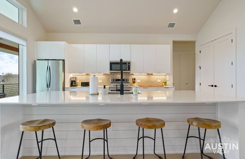 Lower Basin Lake Travis House | Lakeland Dr #A xxxxxxx