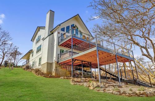 Spicewood House | Lakeshore Haven Pet Friendly Boat Dock