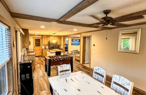 Brownwood Cabin | LakeSide Reel Paradise Brownwood big family dock for fishing/close to state park