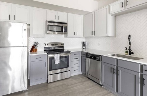 West Dallas Apartment | Landing at Lofts at Sylvan Thirty - 2 Bedrooms in East Oak Cliff