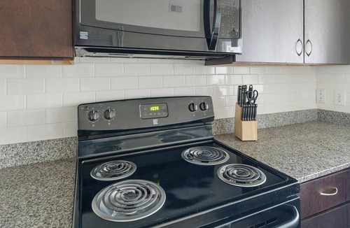Northeast Houston Apartment | Landing | Beautiful 1BD, Gym, Game Room