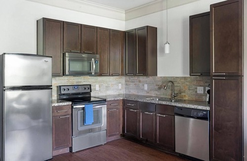 Cedar Park Apartment | Landing | Beautiful 1BD, Gym, Clubhouse